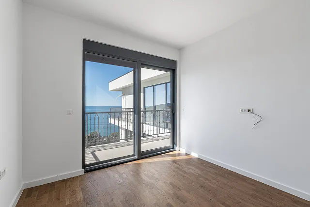 Zwei Luxusvillen in Utjeha, 250 m², mit Garage — photo 6